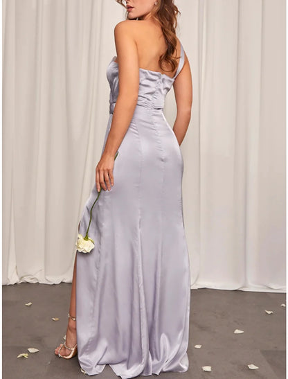 Vestido de dama de honor con corte tubo/columna, un hombro, sin mangas, elegante, cola larga/cepillo, satén elástico con abertura frontal/fruncido
