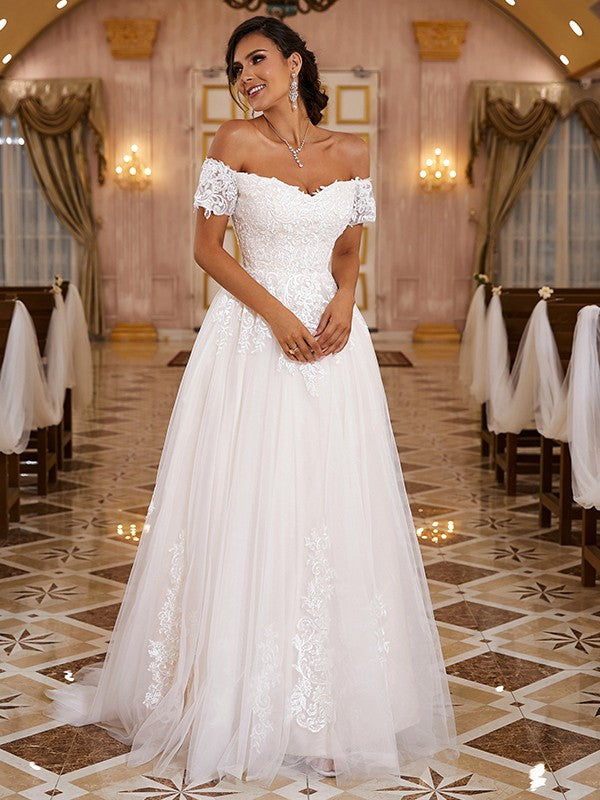 Vestidos de novia de corte A/princesa con apliques de encaje, hombros descubiertos, mangas cortas y cola larga
