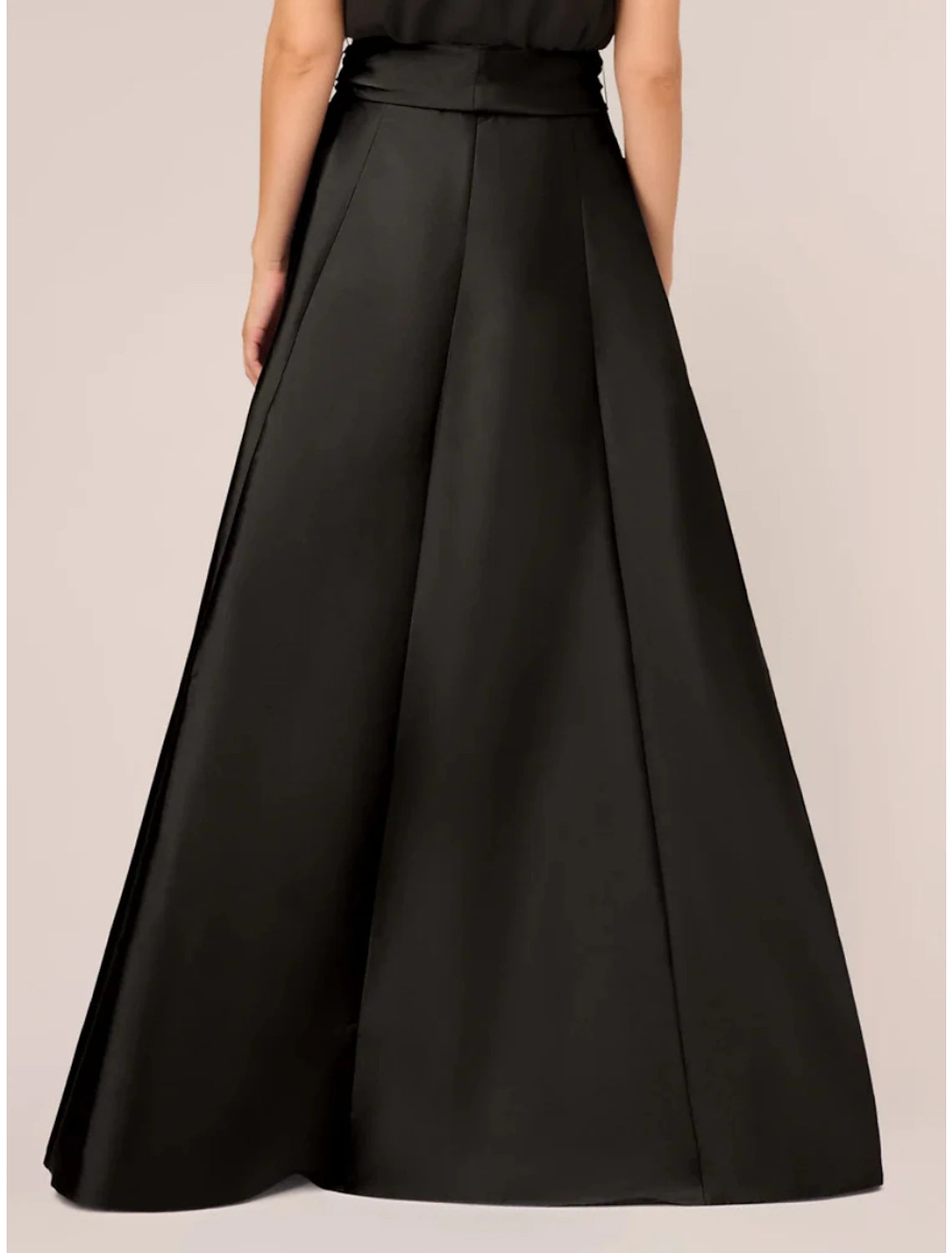Vestido de fiesta para invitada de boda de corte A, vestido formal negro, talla grande, asimétrico, sin mangas, cuello joya, satén con lazo(s), pliegues y cristales.