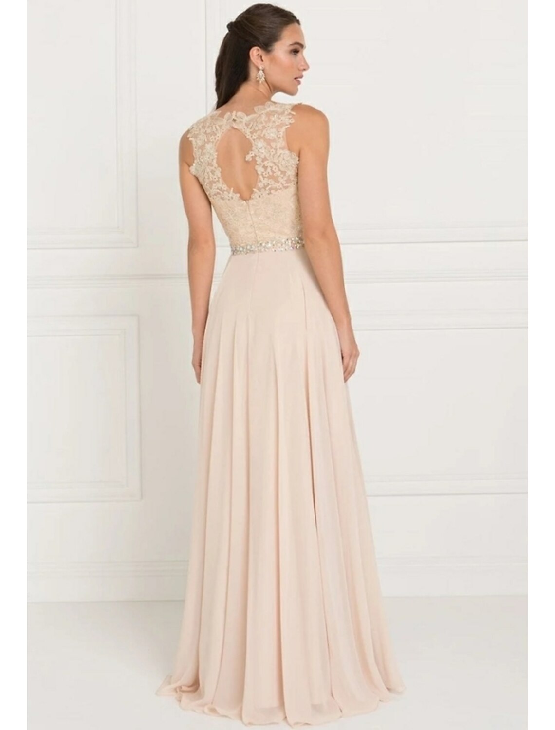 Vestido de dama de honor de corte A, cuello joya, sin mangas, elegante, largo hasta el suelo, cola de tul con encaje, faja y cinta.