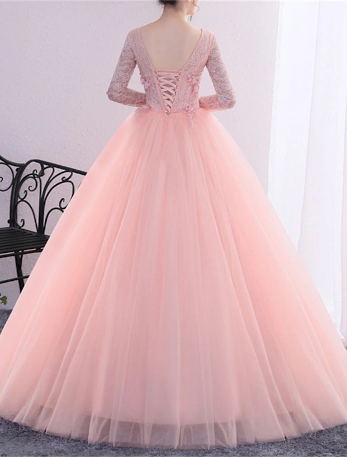 Vestido de quinceañera estilo princesa, largo hasta el suelo, manga larga, escote en V, poliéster con apliques de cristales.