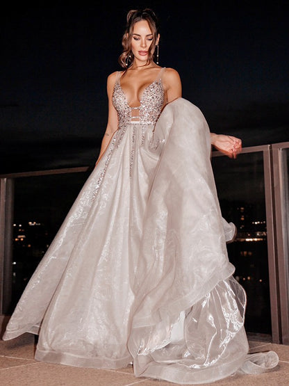 Vestidos de corte A/princesa de organza, escote en V, sin mangas, con abalorios y cola larga
