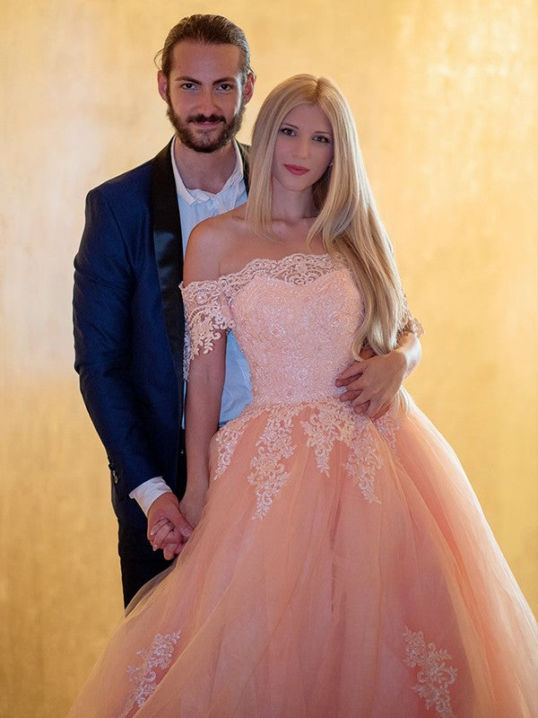 Vestido de fiesta de tul con encaje, hombros descubiertos, sin mangas y cola de corte