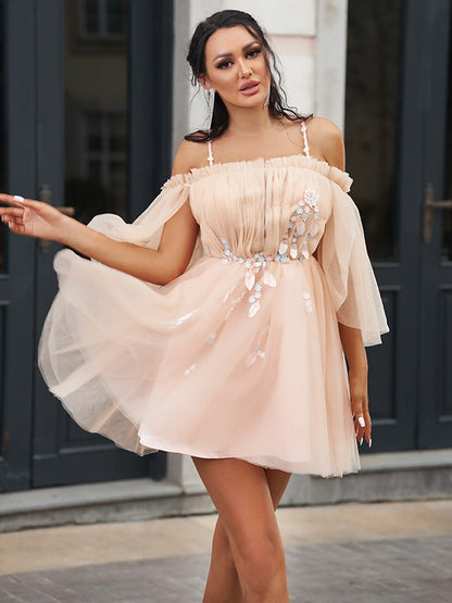 Vestidos cortos/mini de corte A/princesa con tul, cuentas, tirantes finos y mangas 1/2