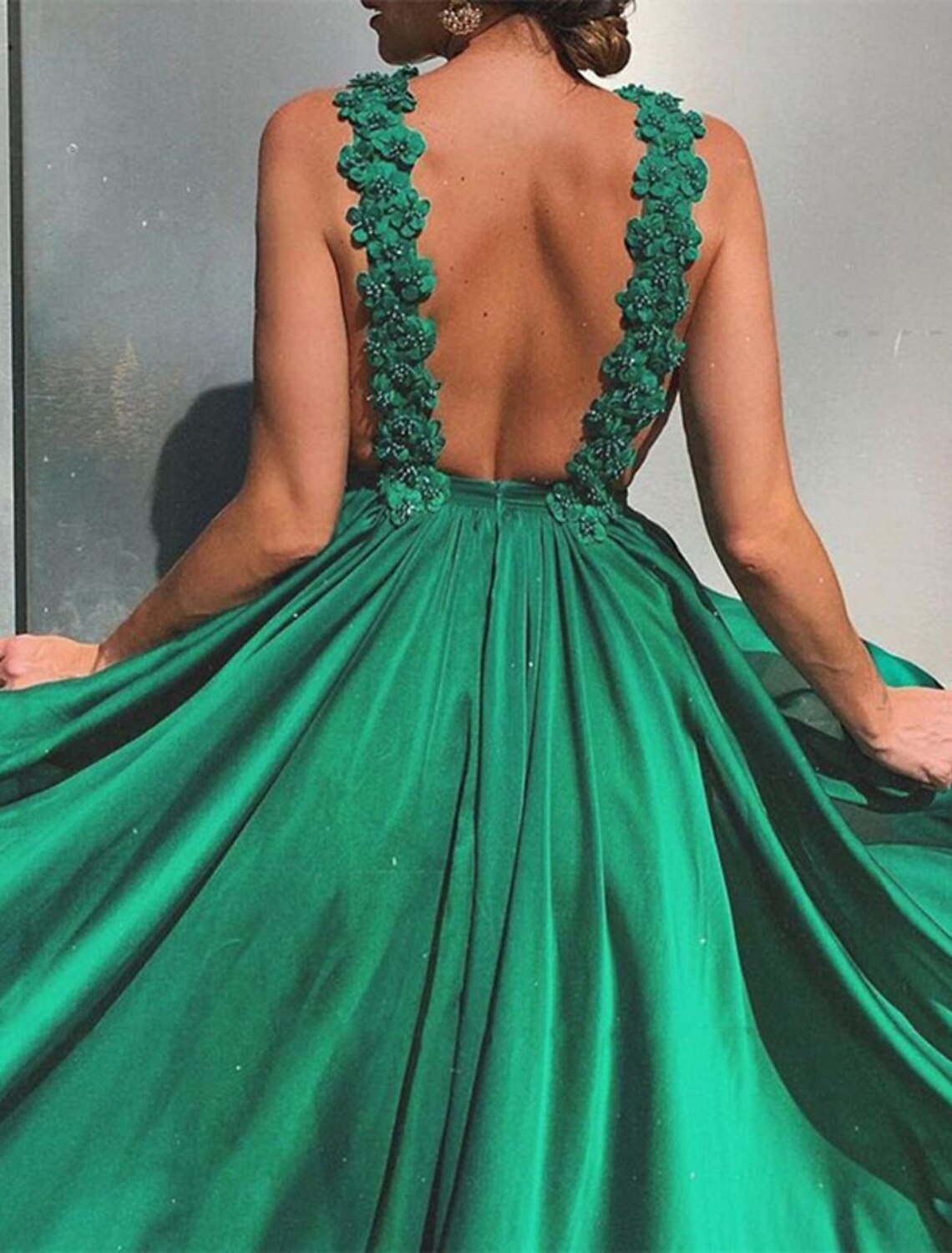 Vestido de fiesta para invitadas de boda, espalda abierta, cola larga, sin mangas, cuello halter, poliéster con pliegues