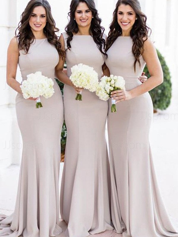 Vestidos de dama de honor sin mangas con escote redondo y cola larga de crepé elástico con volantes y corte trompeta/sirena