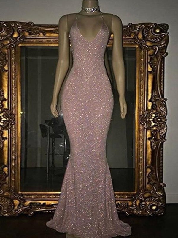 Vestidos de corte tubo/columna con escote en V, sin mangas y cola larga