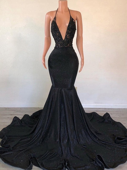 Sukienki w kształcie trąbki/syreny z aplikacją i dekoltem w serek, bez rękawów i trenem szczotkowym