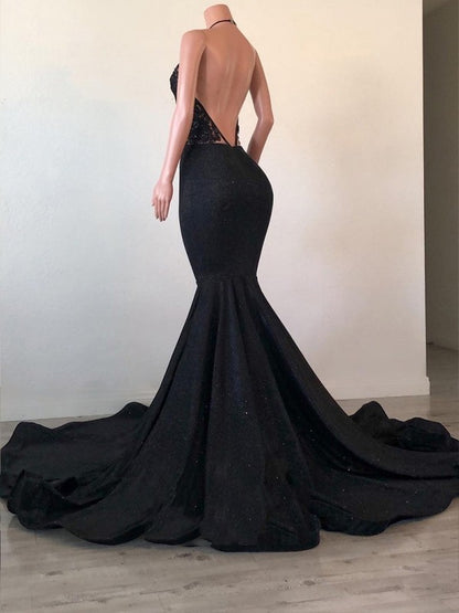 Sukienki w kształcie trąbki/syreny z aplikacją i dekoltem w serek, bez rękawów i trenem szczotkowym