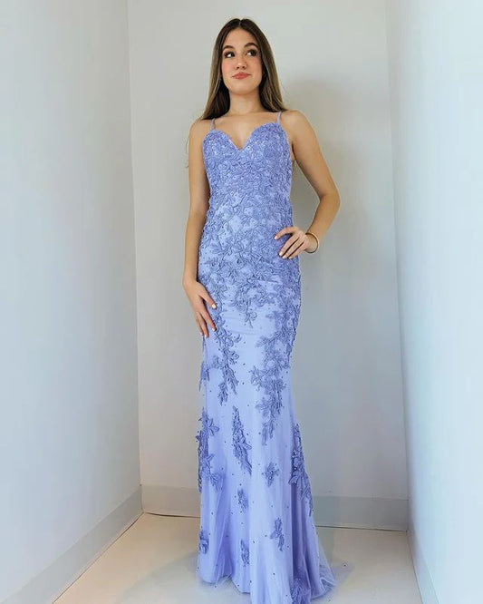 Vestidos de fiesta de sirena con tirantes finos de tul y apliques y cola larga 
