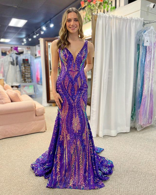 Vestido de fiesta de lentejuelas con escote en V y cola larga de sirena/trompeta 