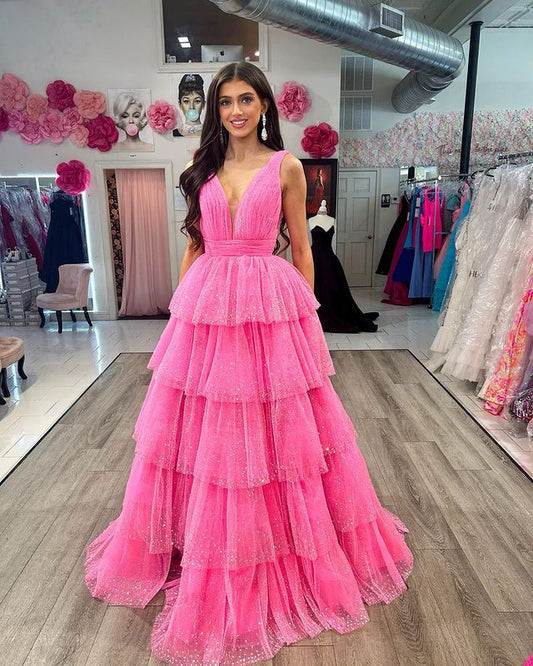 Vestidos de fiesta de tul con escote en V y capas con abertura
