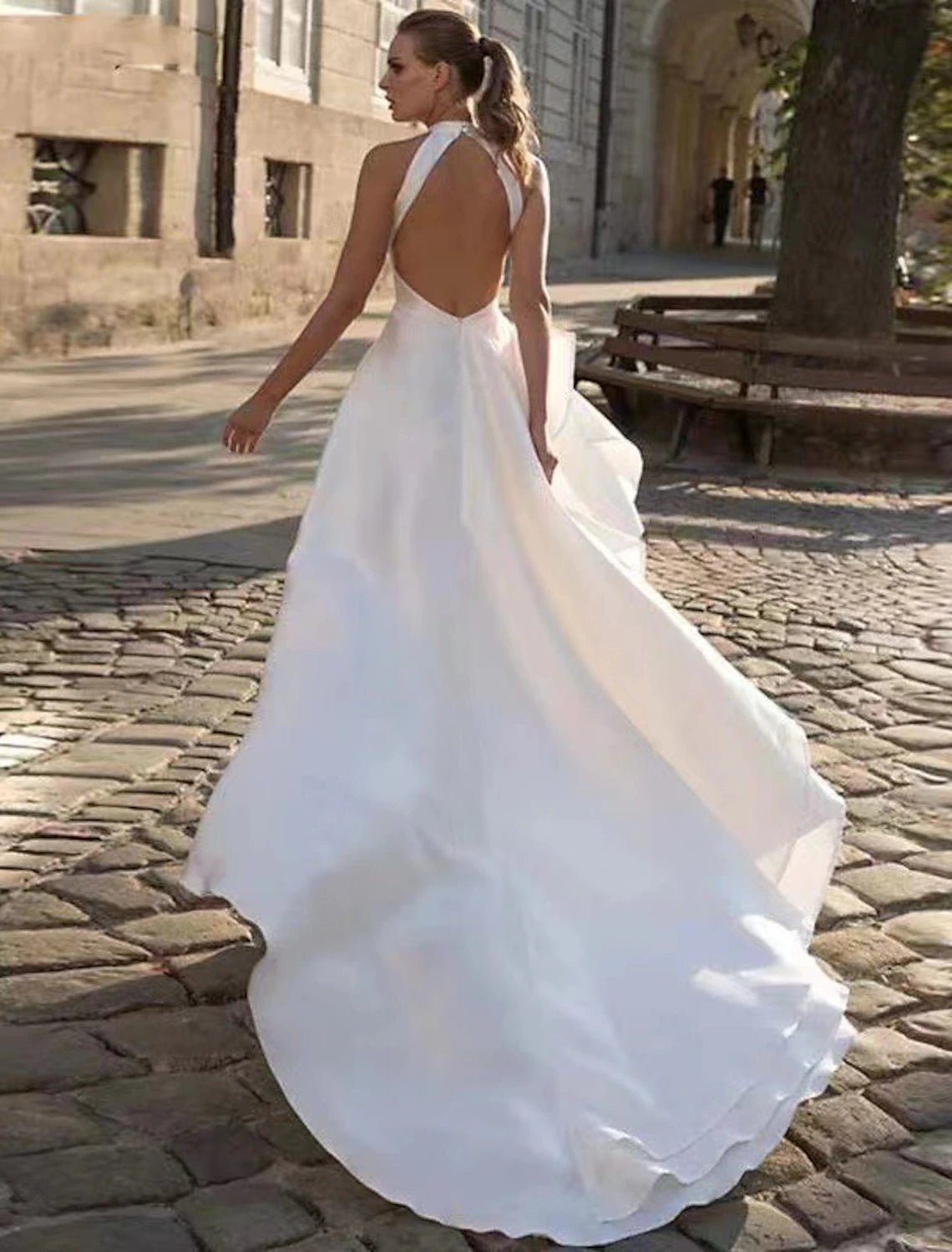 Vestidos de novia informales con espalda descubierta y corte A, estilo halter, sin mangas, con cola de corte, de satén, para verano y otoño.