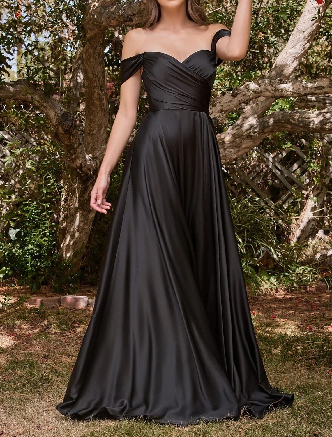 Vestido de dama de honor de corte A, sin mangas, con hombros descubiertos, rosa, largo hasta el suelo, de gasa con abertura frontal y fruncido