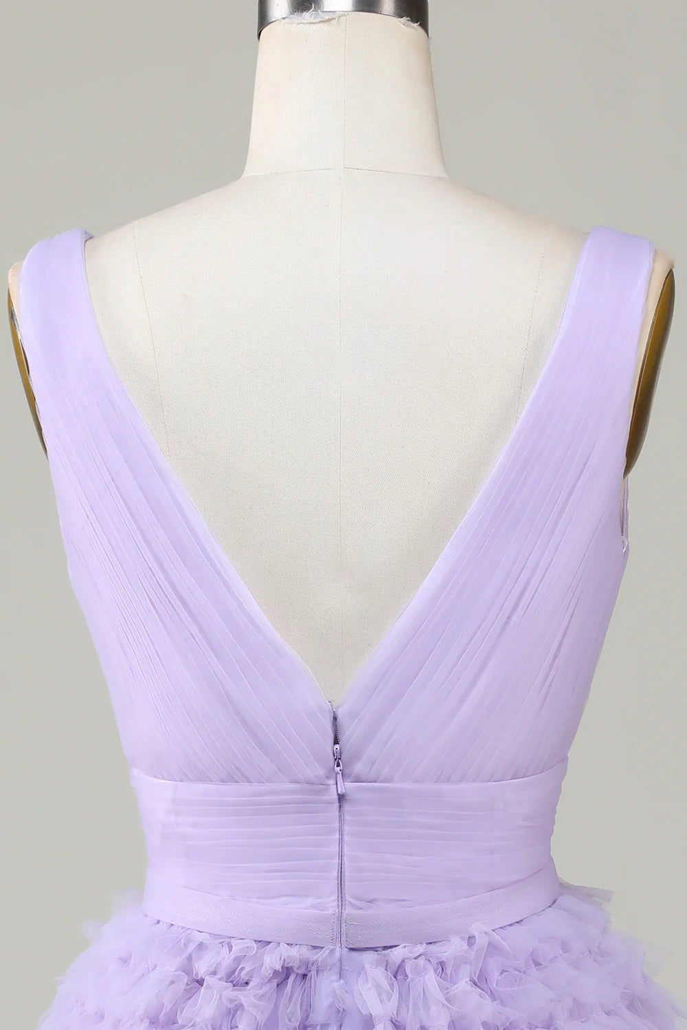 Vestido de fiesta corto de tul verde con escote en V y espalda abierta