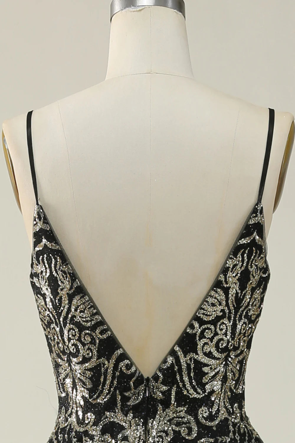 Vestido de fiesta largo con tirantes finos en negro y dorado de Amzcw 