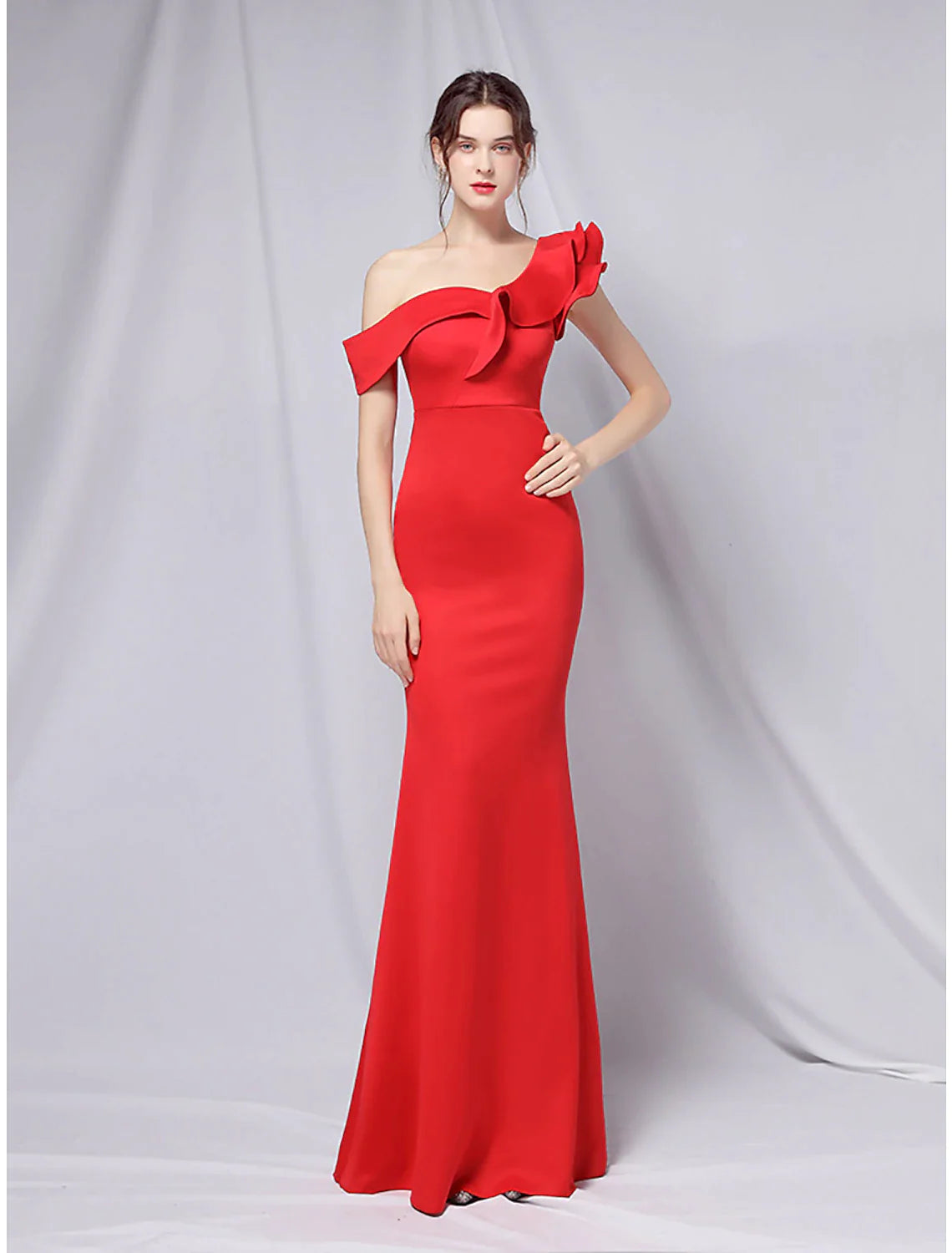 Full-length view of the elegant mermaid trumpet dress for formal events.