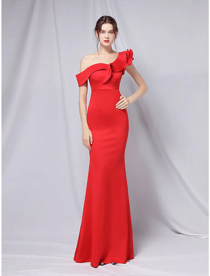 Full-length view of the elegant mermaid trumpet dress for formal events.