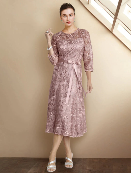 Vestido elegante de madre de la novia de corte A con escote joya, largo hasta la rodilla, encaje charmeuse, manga 3/4 con faja/cinta, lazo(s) y apliques
