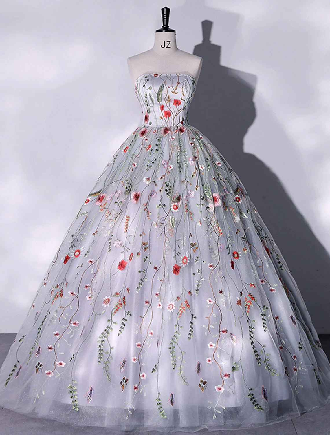 Vestido de noche elegante de quinceañera, largo hasta el suelo, sin mangas, sin tirantes, con encaje y apliques bordados con abertura.