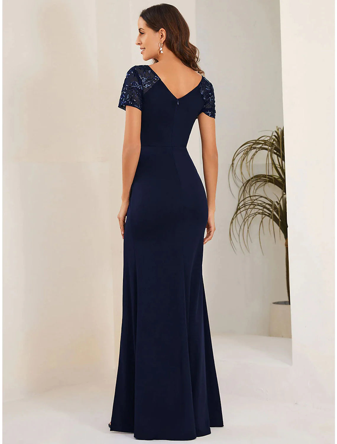 Vestidos de novia estilo sirena/trompeta para invitada, elegantes, formales, largos hasta el suelo, mangas cortas, escote en V, tejido elástico con abertura y cristales.