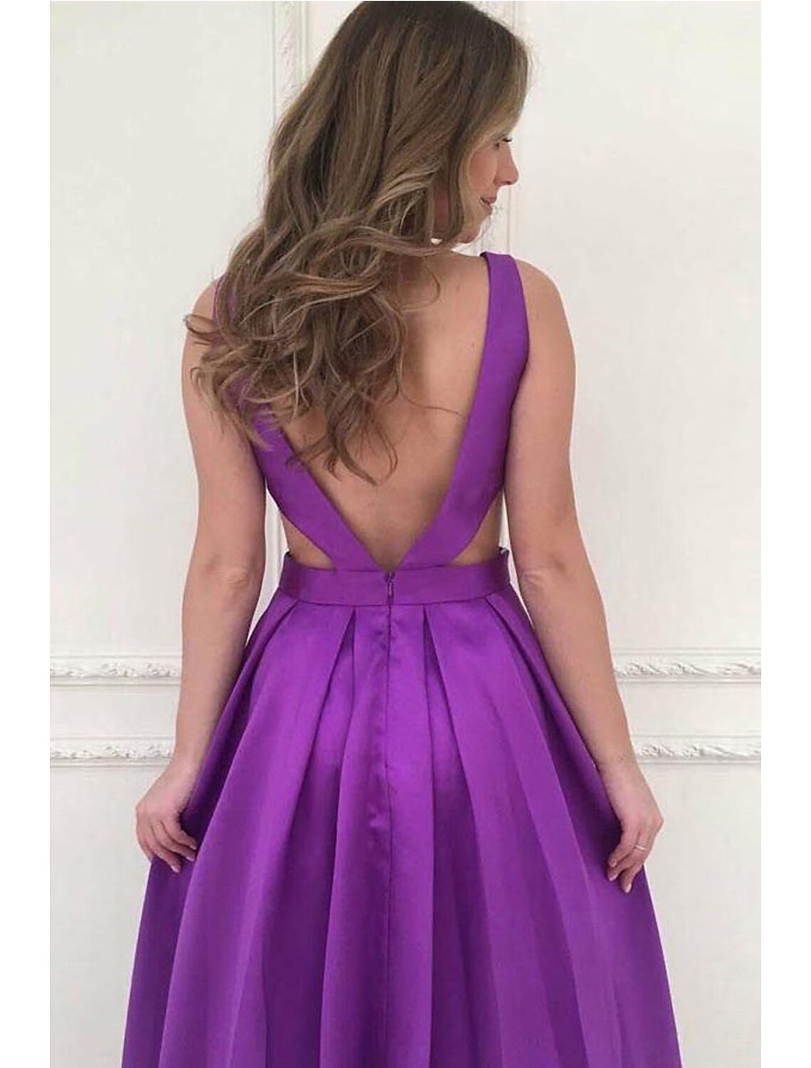 Vestidos de fiesta de corte A, minimalistas, formales, largos hasta el suelo, sin mangas, escote en V, bolsillos, satén elástico, espalda descubierta, escote en V con pliegues y bolsillos.
