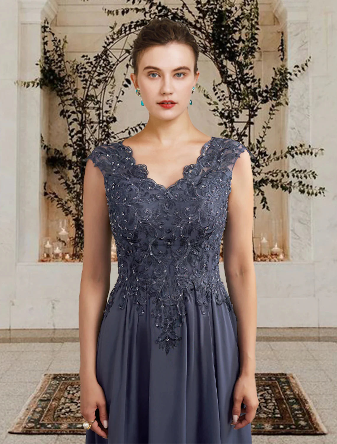 Vestido elegante de madre de la novia de corte A, escote en V, largo hasta el suelo, de gasa, encaje, sin mangas, chales con pliegues y broche de cristal con lentejuelas