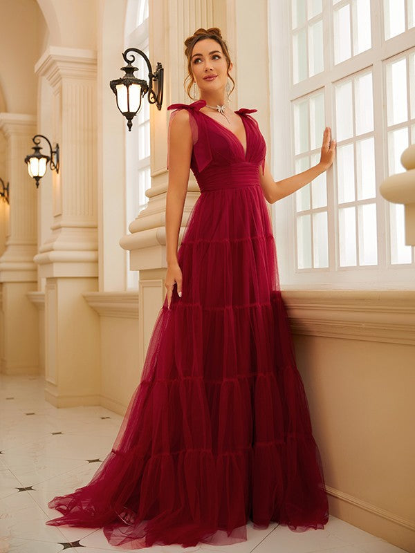 Vestidos de corte A/princesa con tul, volantes, escote en V, sin mangas y cola larga