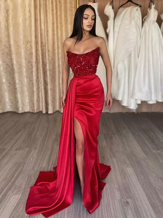 Vestidos de corte tubo/columna con tejido elástico de satén con lentejuelas, sin tirantes, sin mangas y con cola larga