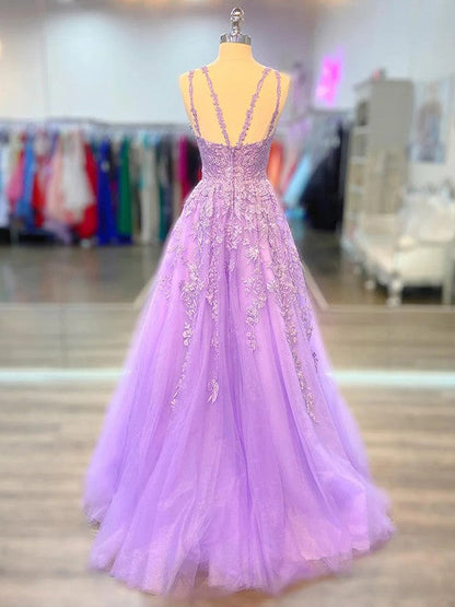 Vestidos de corte A/princesa con apliques de tul, escote en V, sin mangas y cola larga