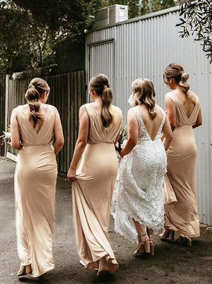 Vestidos de dama de honor de corte tubo/columna, jersey fruncido, escote en V, sin mangas y hasta el suelo