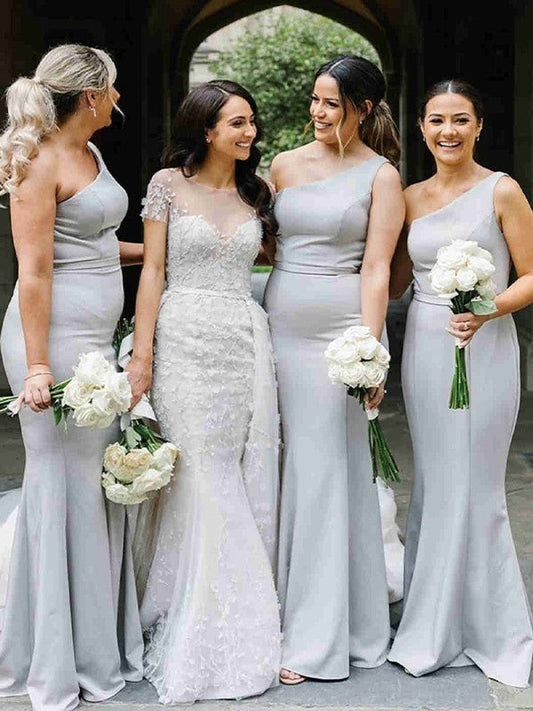 Vestidos de dama de honor de corte trompeta/sirena, de crepé elástico, fruncido, con un solo hombro, sin mangas y hasta el suelo