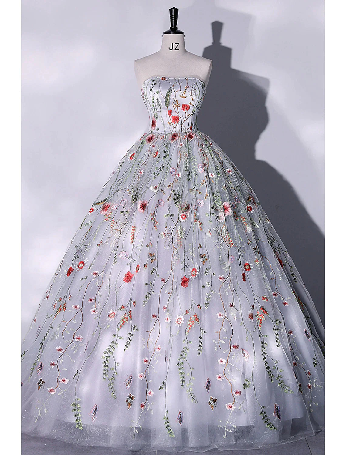 Vestido de noche elegante de quinceañera, largo hasta el suelo, sin mangas, sin tirantes, con encaje y apliques bordados con abertura.